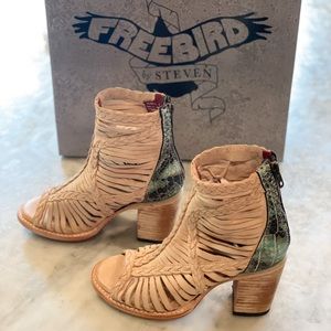 Freebird Bella Size 6. Ankle Booties. Open Toe